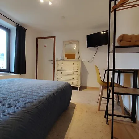 Au Rocher בית הארחה 3*