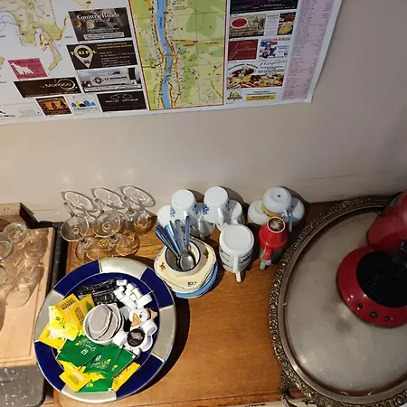 Au Rocher 3* דינאן